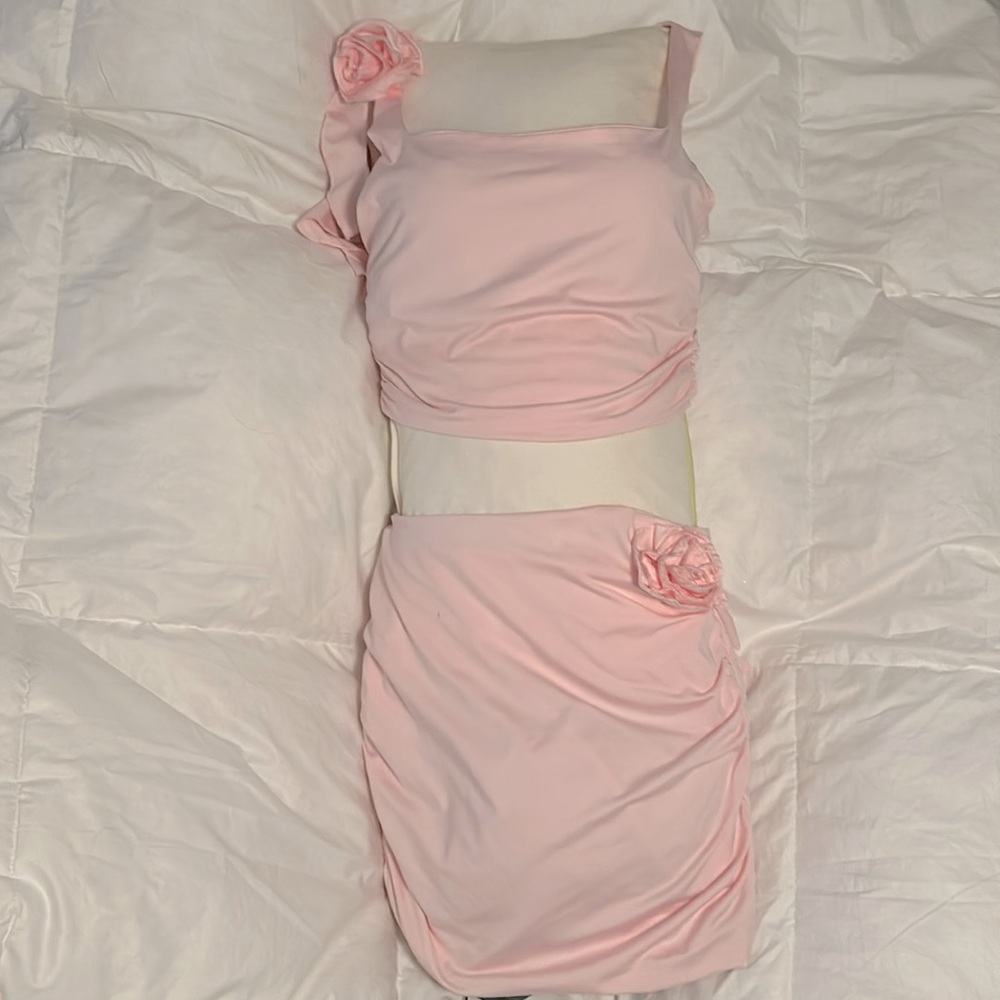 Pink skirt and crop top outfit size small
